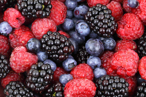 Sparkling Wine & Fresh Berries